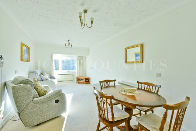 Hertford Mews, Billy Lows Lane, Potters Bar photo 2