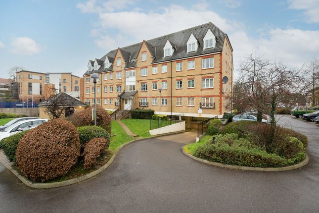 Flat for sale in Station Road, Elstree, Borehamwood