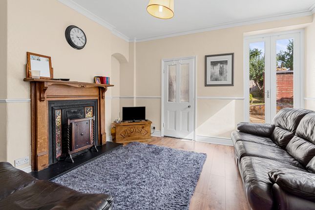 18, Woodlands Avenue, Harrogate photo 3