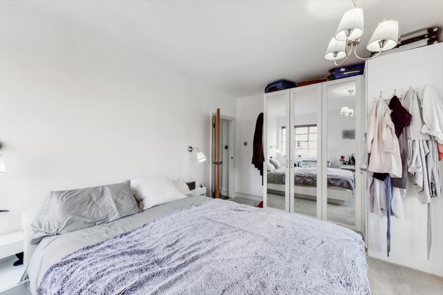 Flat for sale in Kendal Court, Shoot Up Hill, London