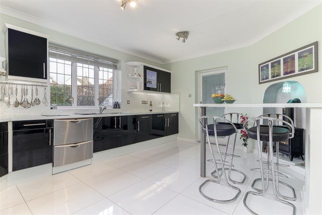 7, Wynmore Avenue, Leeds photo 3