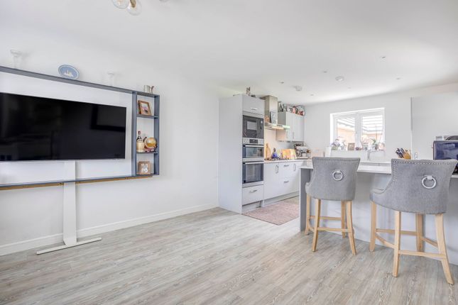 51 Wickfields, Princes Risborough photo 4