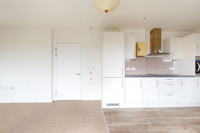 Flat for sale in Egerton Drive, Isleworth