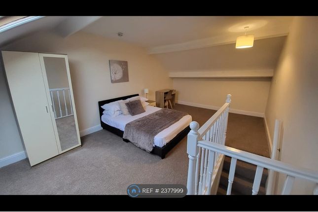 Room 4 - Available