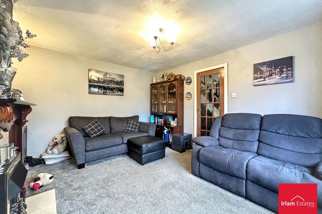 18 Exeter Drive, Manchester photo 3