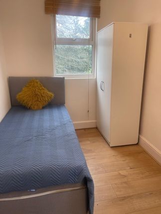 Room 3 274, Nelson Road, Whitton photo 3