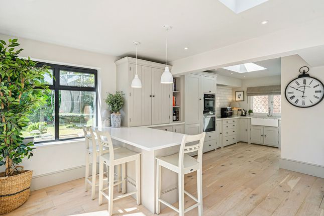 Crispin Cottage, Leatherhead Road, Surrey photo 4