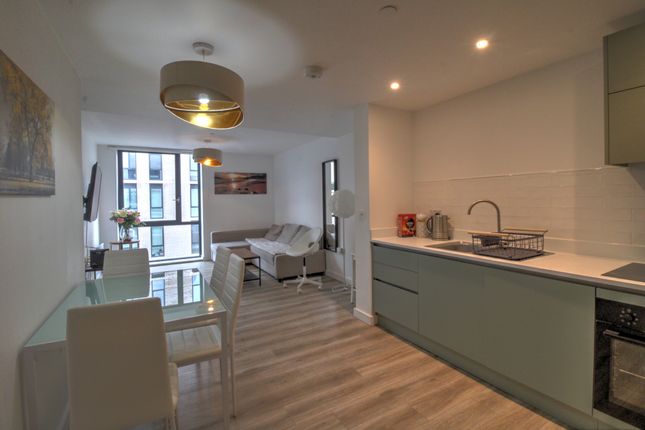 Flat for sale in Kimpton Road, Luton