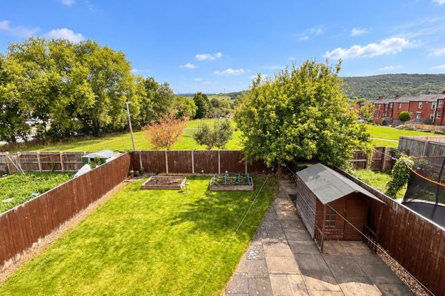 8, Whitwell Drive, Elland photo 2