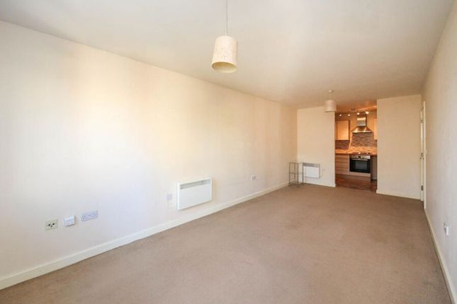 76, The Parklands, Dunstable photo 2