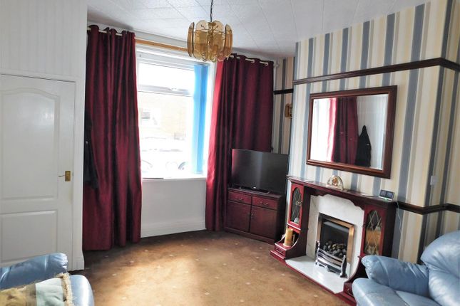 25, Park Lane, Oldham photo 2