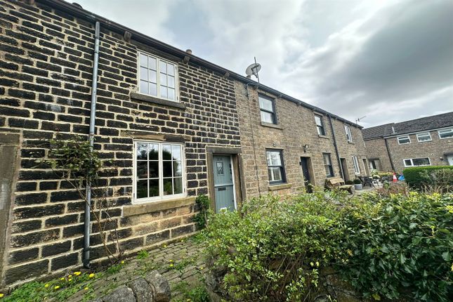 Thumbnail Terraced house to rent in Castle Hill, Glossop