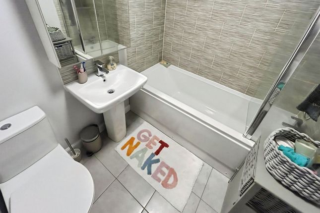 7 Maes Y Rhedyn, Bridgend photo 4