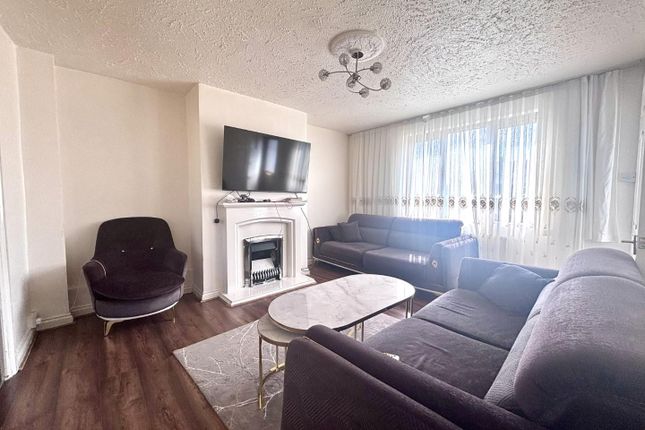 17, Ashdown Road, Enfield photo 3