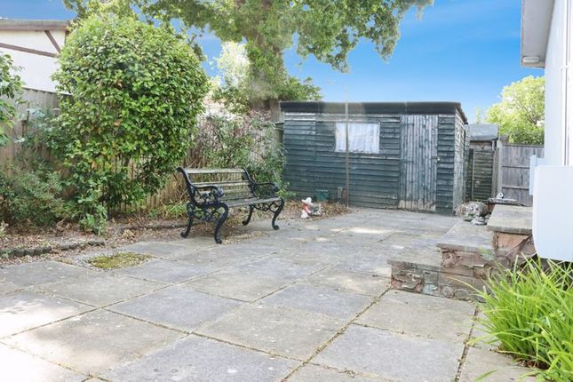 8 Orchards Way, Orchards Residential Park, Slough photo 2