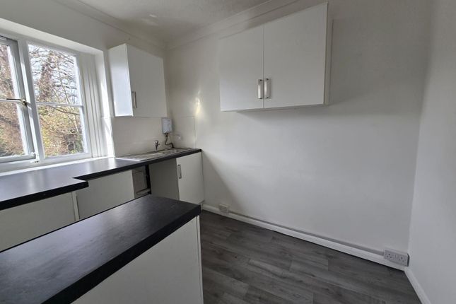 Flat 3, 144 High Street, Ramsgate photo 2
