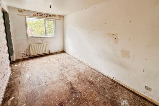 1 Maple Close, Telford photo 4