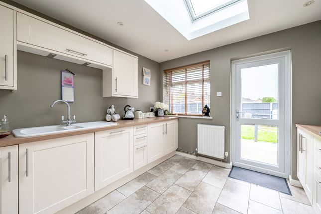 215 Long Road, Lowestoft photo 4