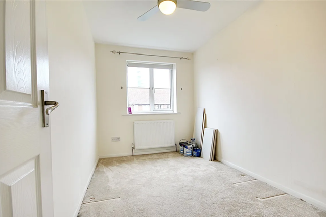 79, Mahon Close, Enfield photo 5