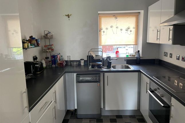 24, Windrush Grove, Edgbaston photo 2