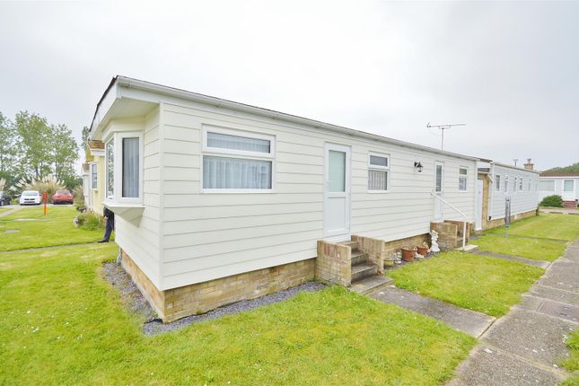 Thumbnail Mobile/park home for sale in Meadow View Park, St. Osyth Road, Little Clacton, Clacton-On-Sea
