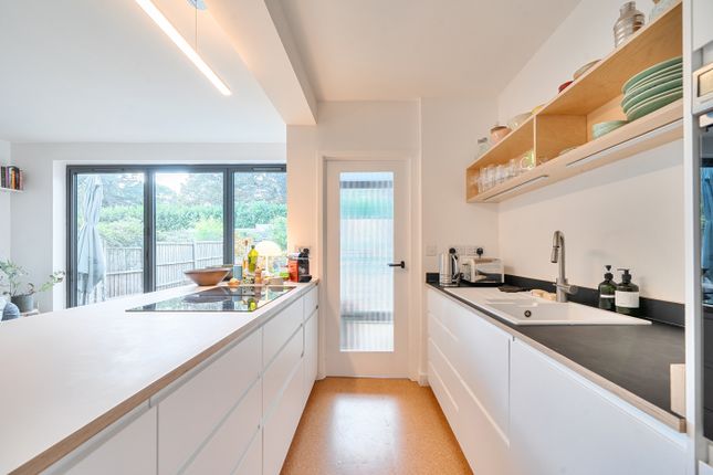 7, Knapdale Close, London photo 4
