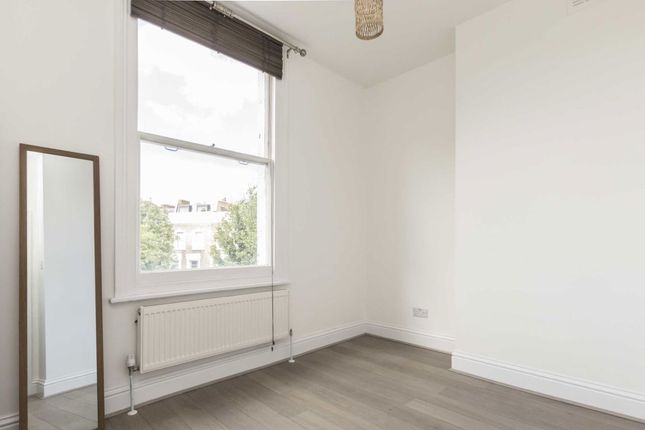 Flat D, 117, Mildmay Road, London photo 4