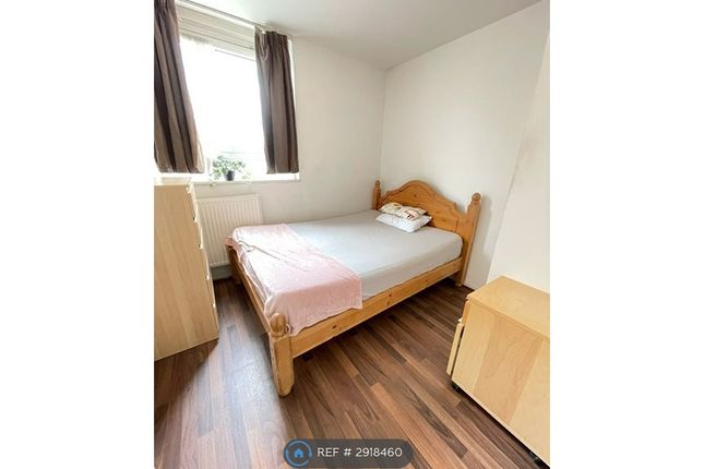 Flat, Drakeley Court Aubert Park, London photo 4