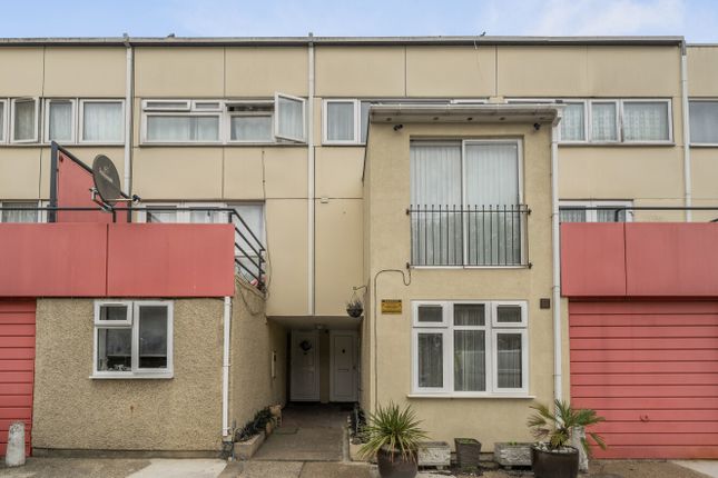 24, Cheshire Close, Mitcham photo 2