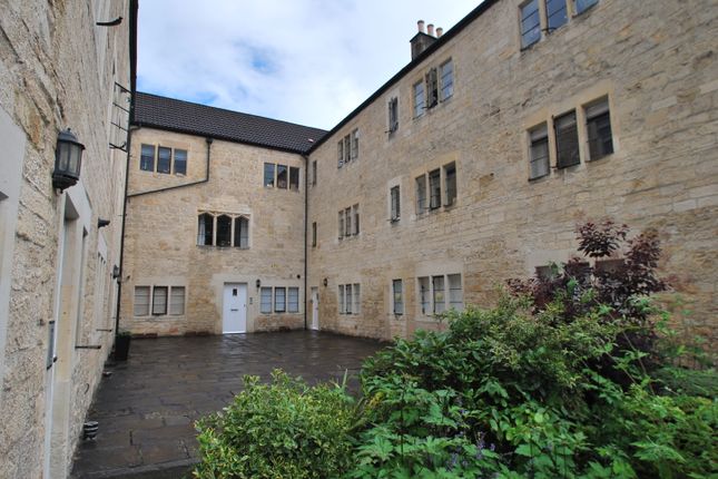 Flat to rent in London Road, Bath