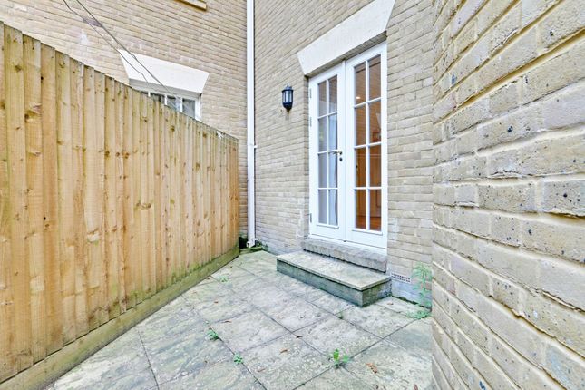 66 Royal Drive, Princess Park Manor, London photo 2