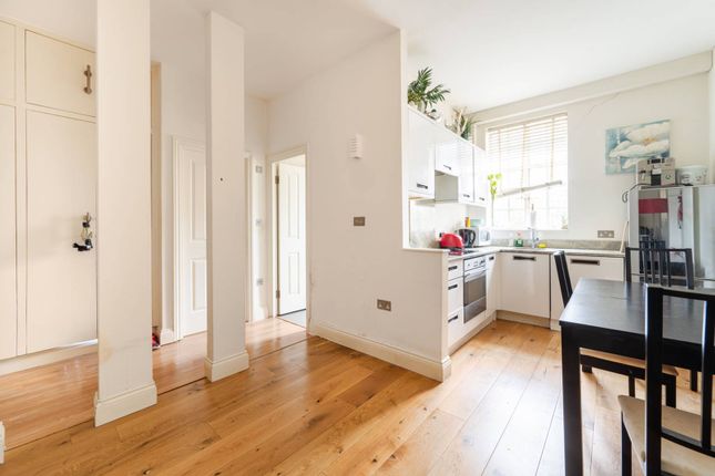 Flat for sale in Porchester Gardens, Queensway, London