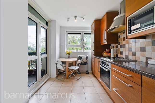 Flat for sale in Tilford Gardens, London