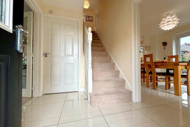 7, Yeats Close, Fareham photo 3