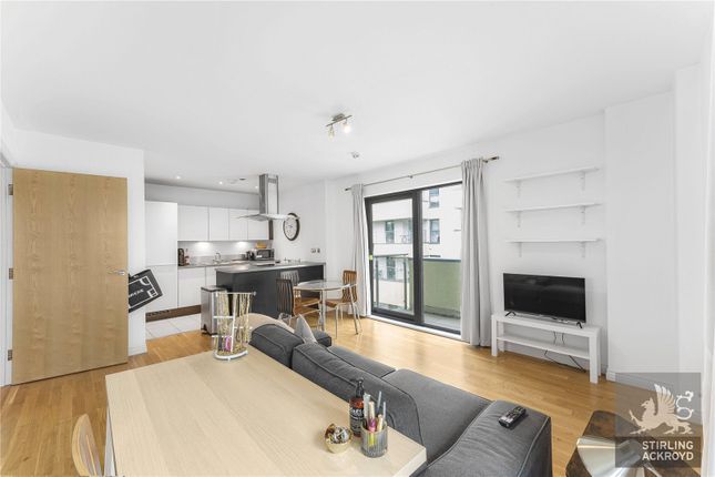 Thumbnail Flat to rent in Oval Road, London, Camden
