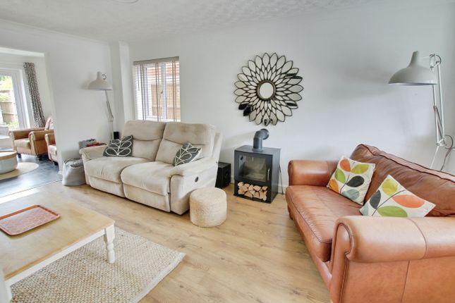 17, Beech Avenue, Doddington photo 2