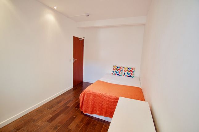 Thumbnail Room to rent in Rucklidge Avenue, London
