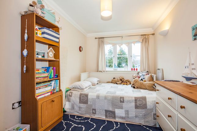 Flat to rent in Flat 3, 30 Chiltern Court, Goring On Thames