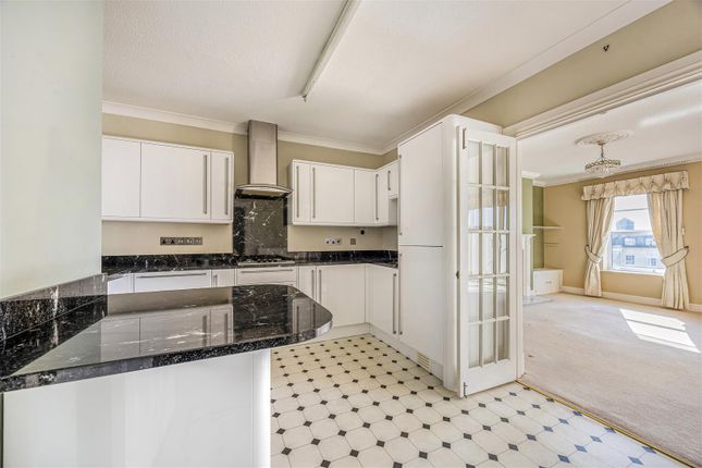 Flat 2, 10, Queens Parade, Cheltenham photo 4