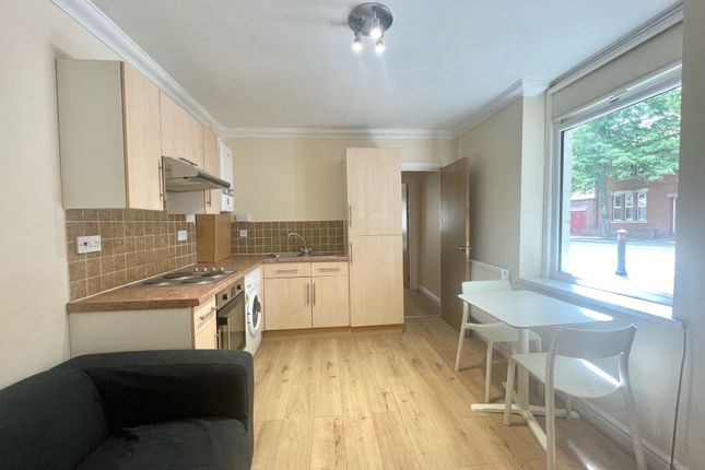 Flat to rent in Llantwit Street, Cathays, Cardiff