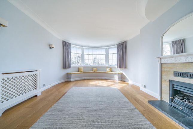 Flat 5, House 9, The Paragon, London photo 4