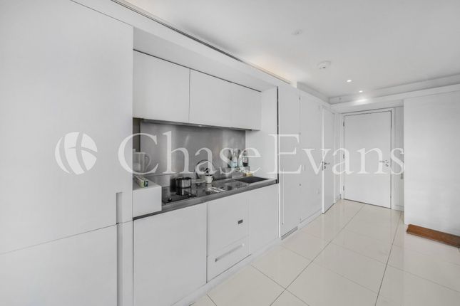 Flat 2609 East Tower, 3, Pan Peninsula, London photo 3