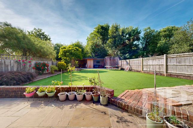Kiln Road, Crawley photo 3
