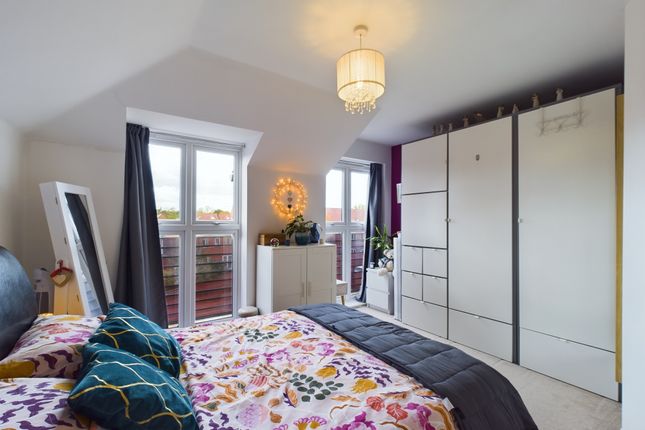 Flat for sale in Boundary Place, Tadley