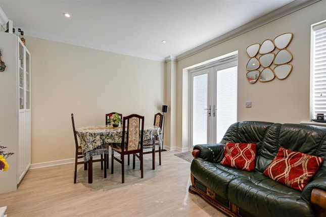 16, Ollands Road, Great Yarmouth photo 4