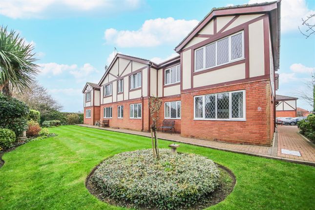 Flat for sale in The Ridings, Southport