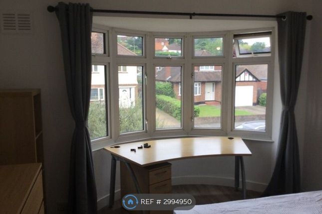 Spring Avenue, Egham photo 4