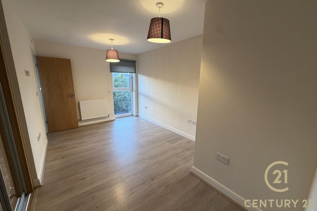14, Otter Way, WEST DRAYTON photo 4