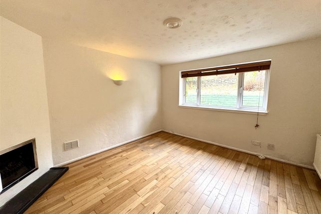 19, Hughes Crescent, Chepstow photo 2