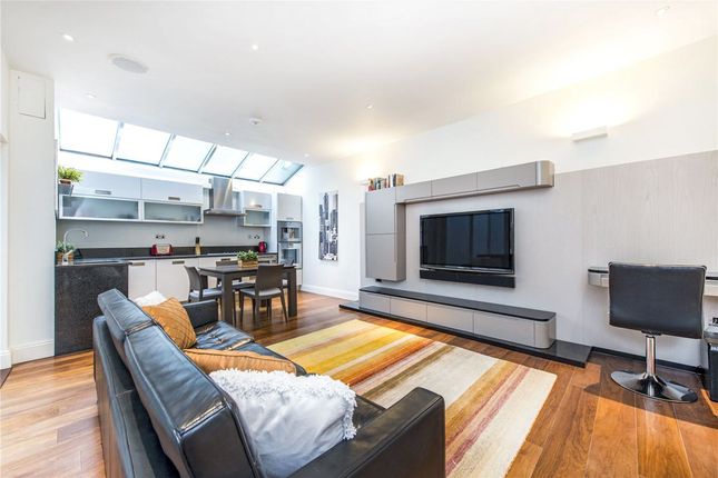 Flat for sale in St. Georges Square, London SW1V